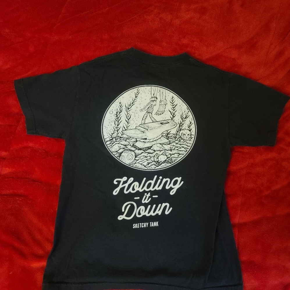 HOLDING IT DOWN SKETCHY TANK T SHIRT MEDIU…